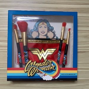 Wonder Woman Soho Face and Brush Set